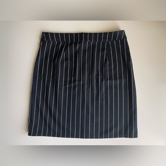 GARAGE Women’s Pinstripe MINI Skirt - Picture 1 of 5